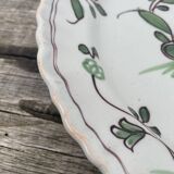 Decorative plate dog Moustiers 18th