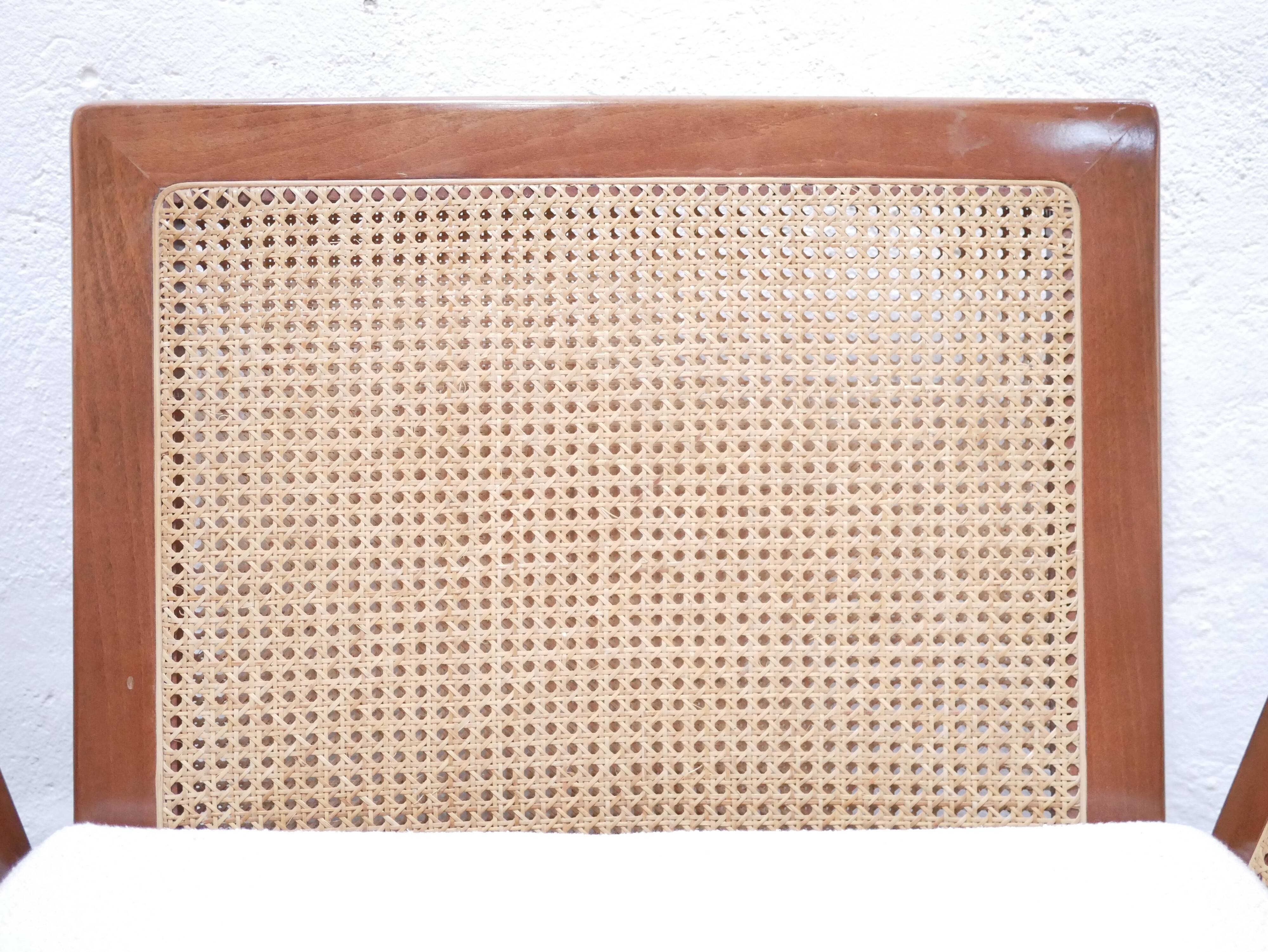 Fauteuil vintage en bois et cannage