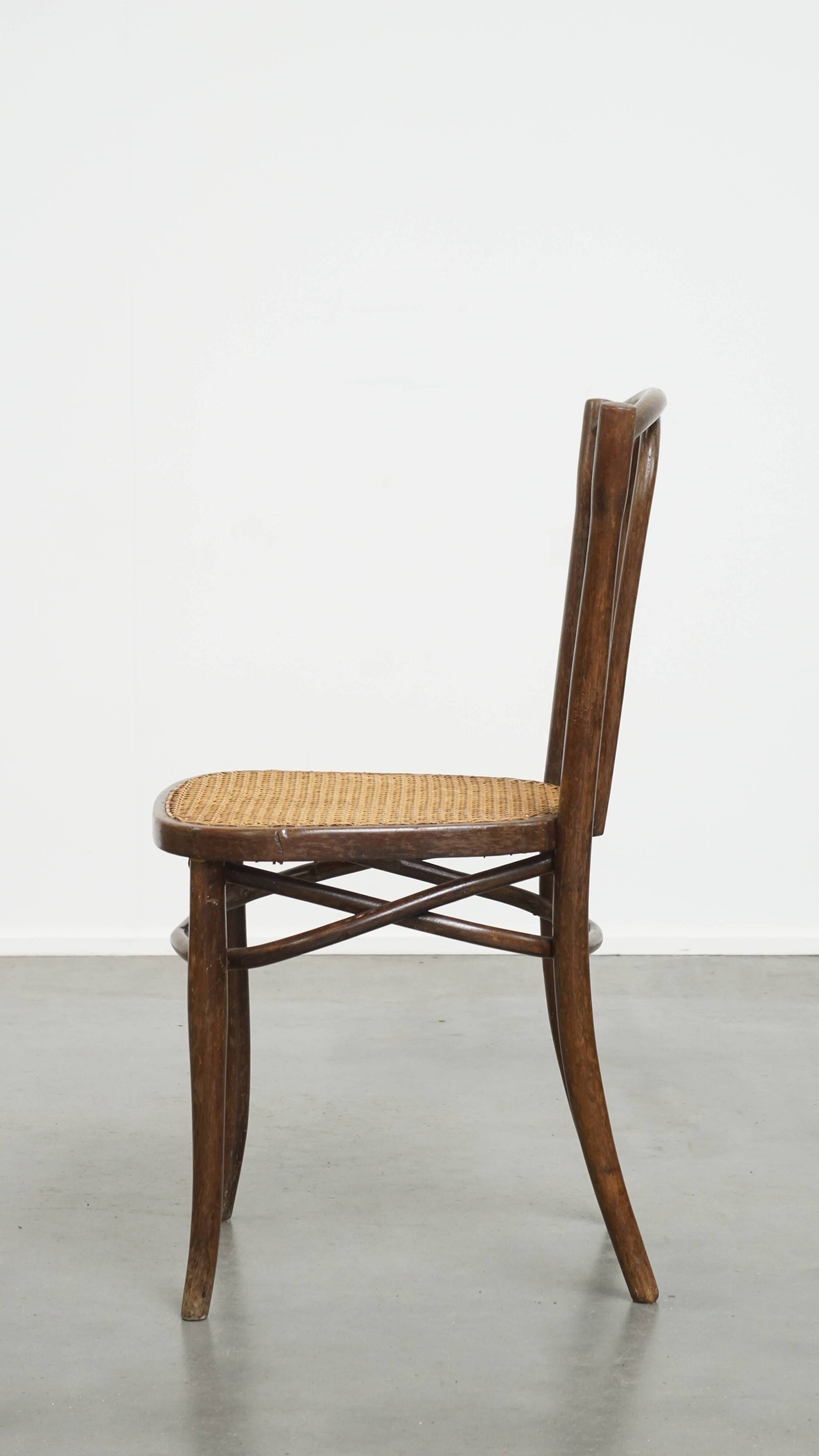 Chaise de bistrot avec assise en rotin tressé