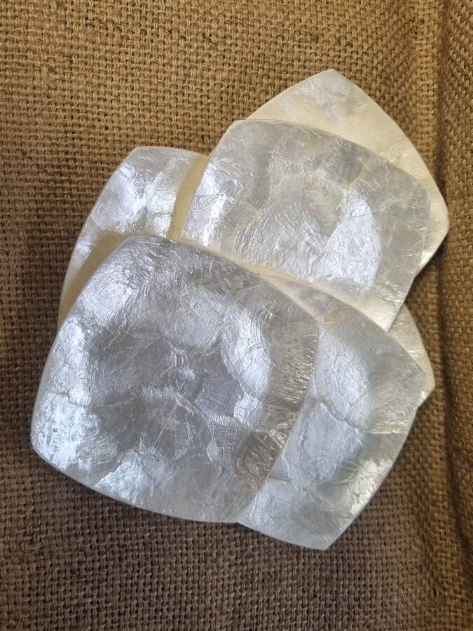 Set of 6 mother-of-pearl bowls