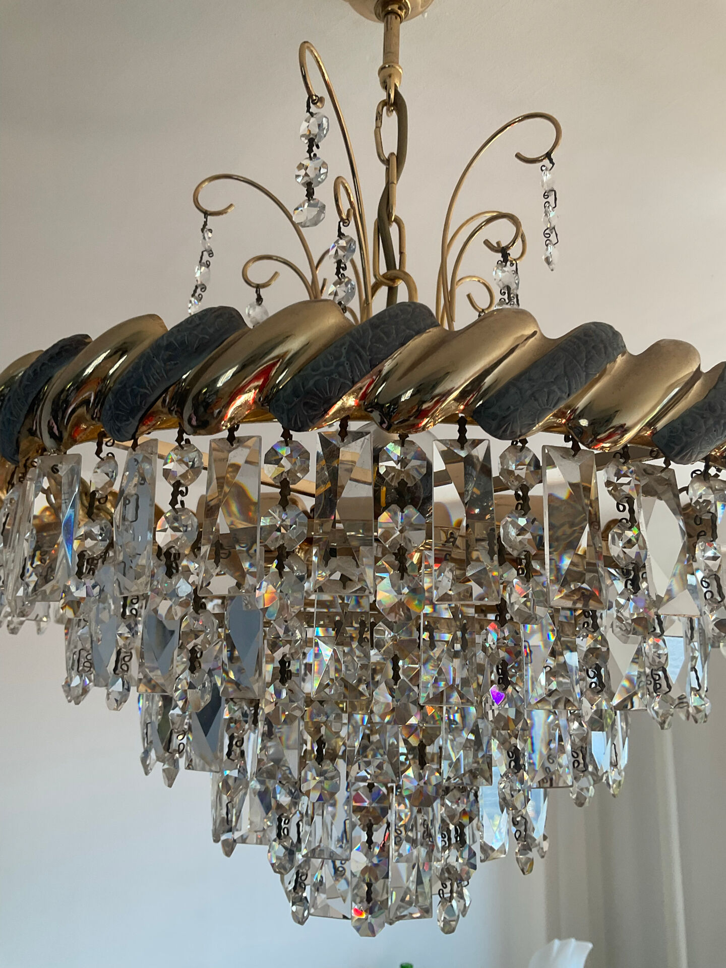 Lustre cascade de pampilles cristal et laiton