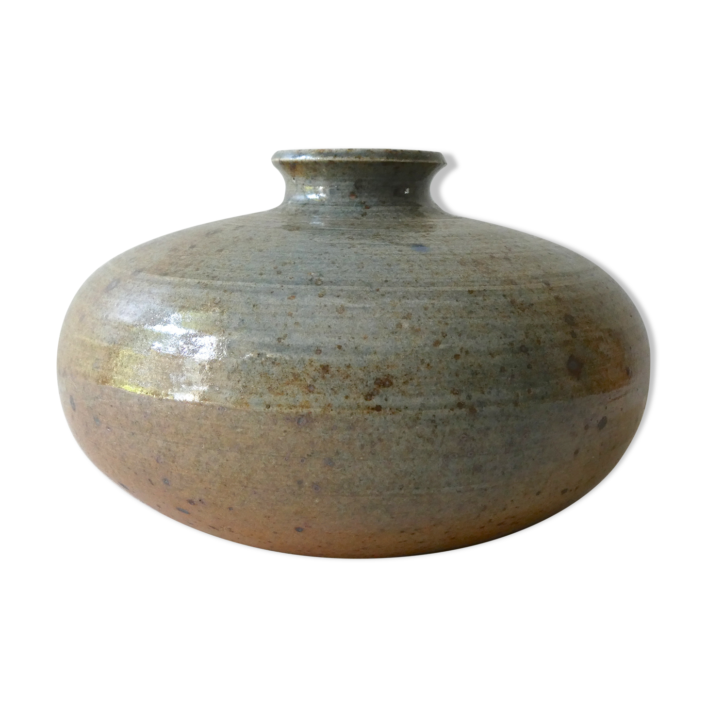 Alain Magné's sandstone vase, the Borne