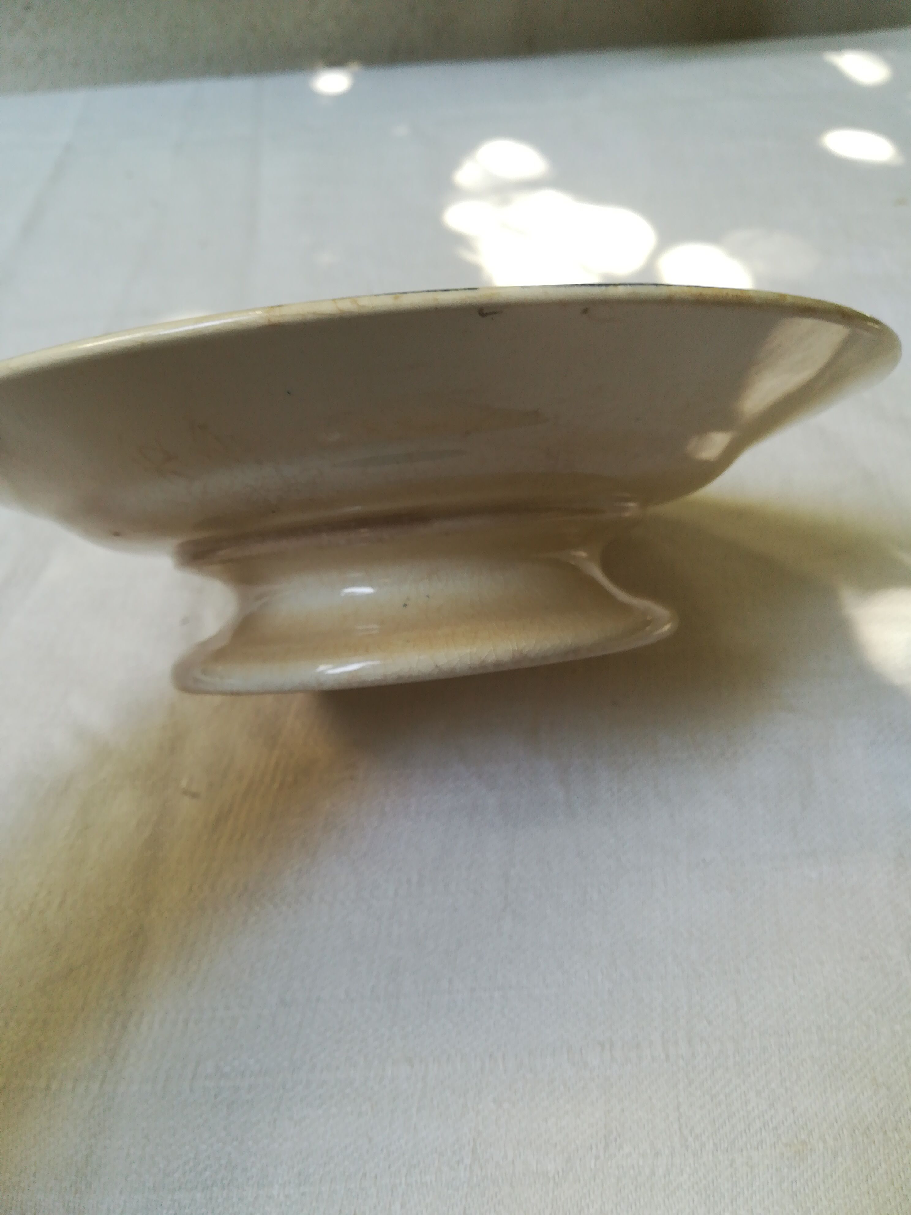 Iron earthenware plates