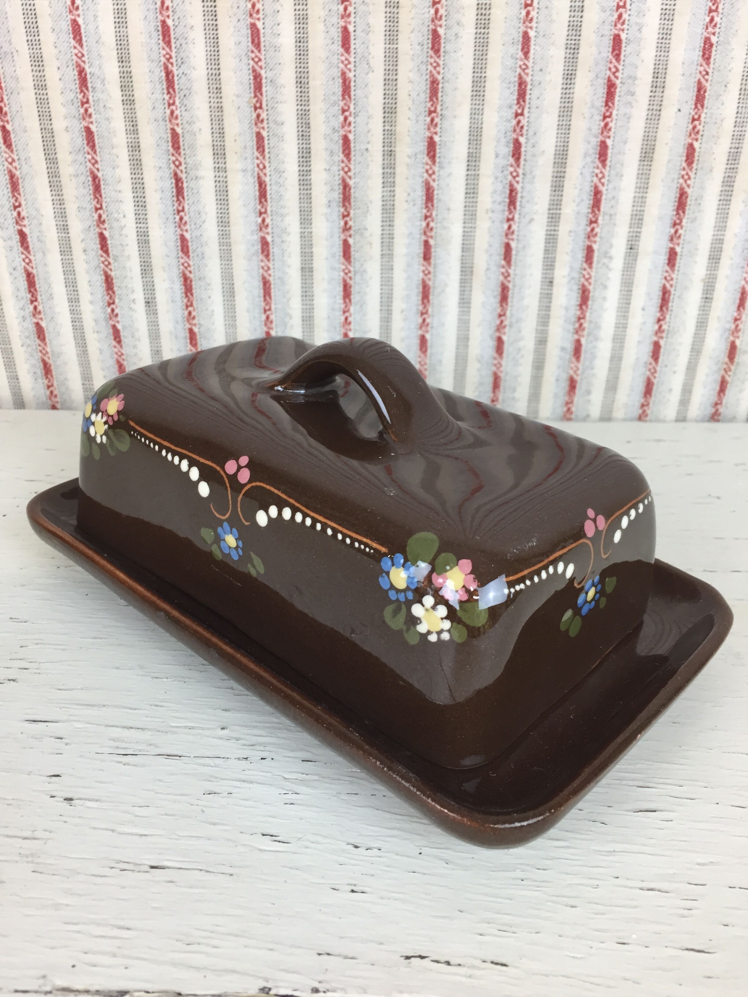 Beurrier artisanal en terre émaillée