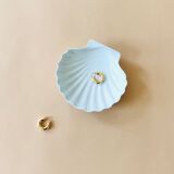 Empty-pocket porcelain shell cup