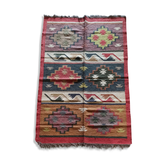 Kilim carpet in burlap and cotton. 120cm x 190cm