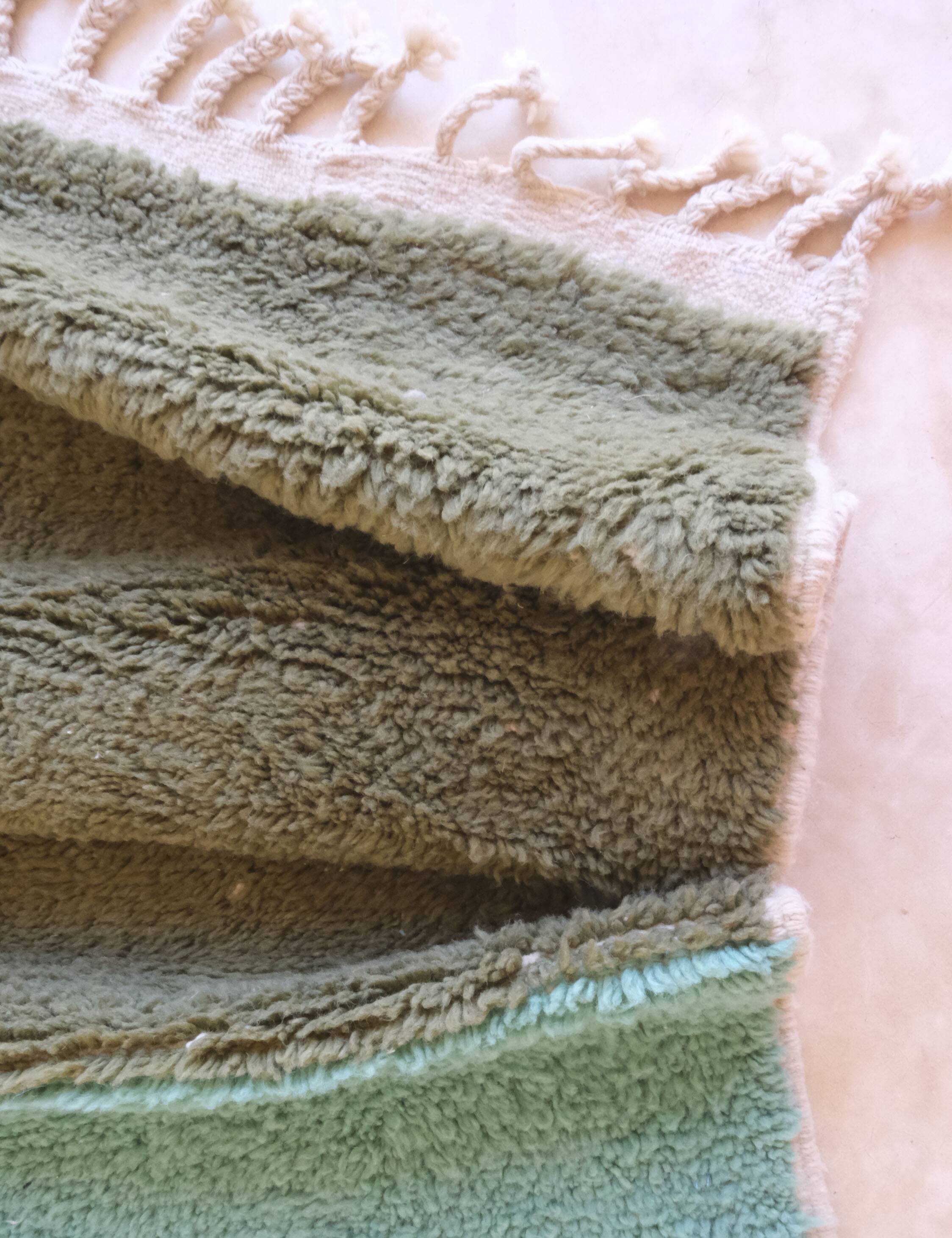 Monochrome green and turquoise rug - 265 x 223 cm