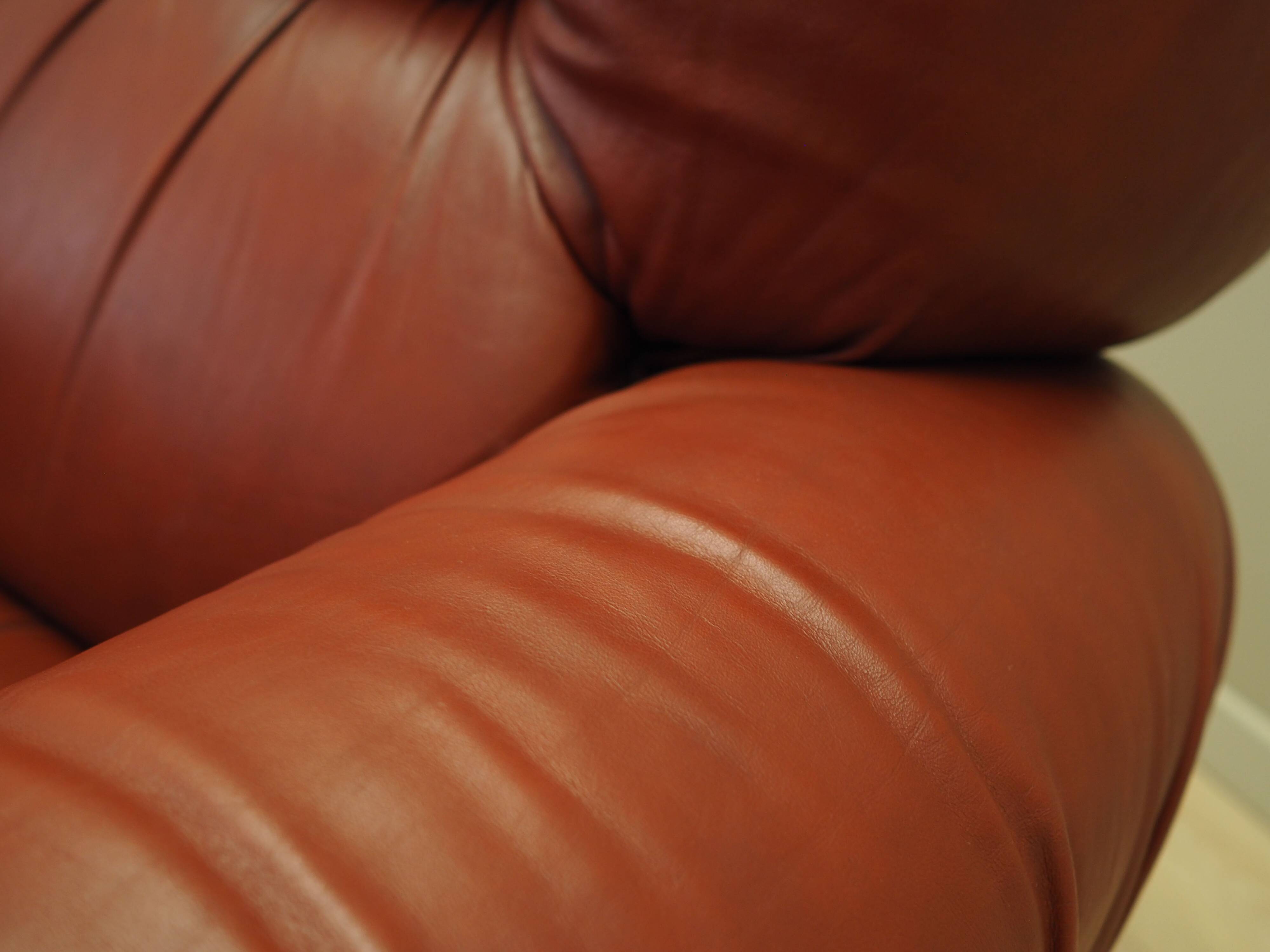 Burgundy armchair, Italian design, 1970s, production: Italy