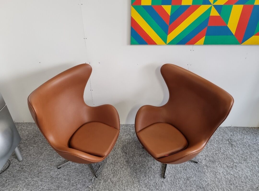 Pair of Arne Jacobsen Egg chairs by Fritz Hansen