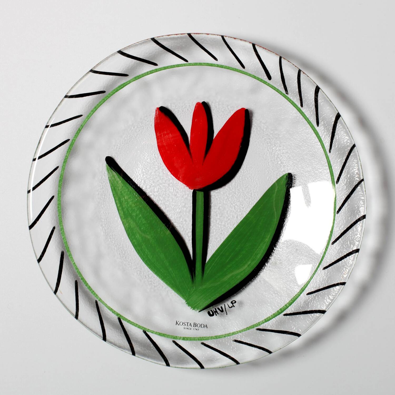 Assiette en verre Kosta Boda vintage : Tulipe rouge Design par Ulrica Hydman Vallien