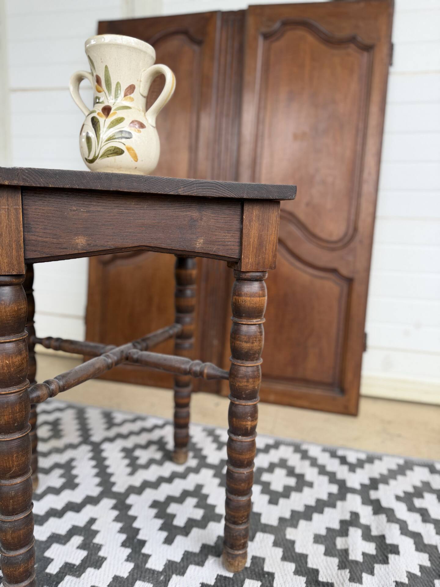 Small antique side table - turned legs - Louis XII inspiration