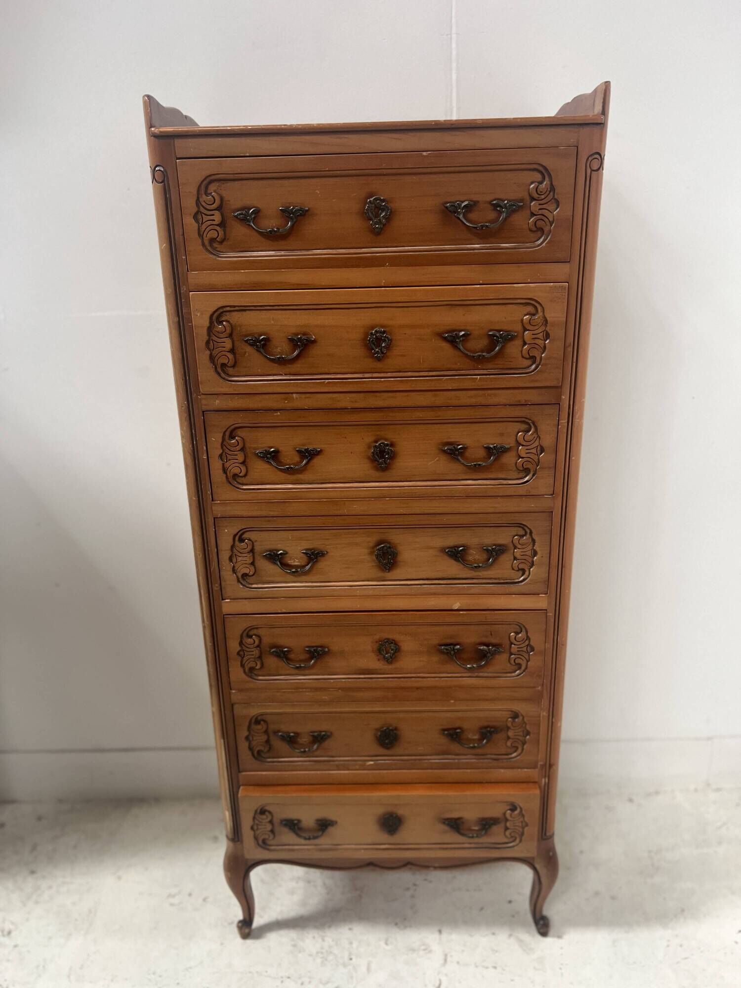 Regency-style chest of drawers in solid cherry wood, 20th century.