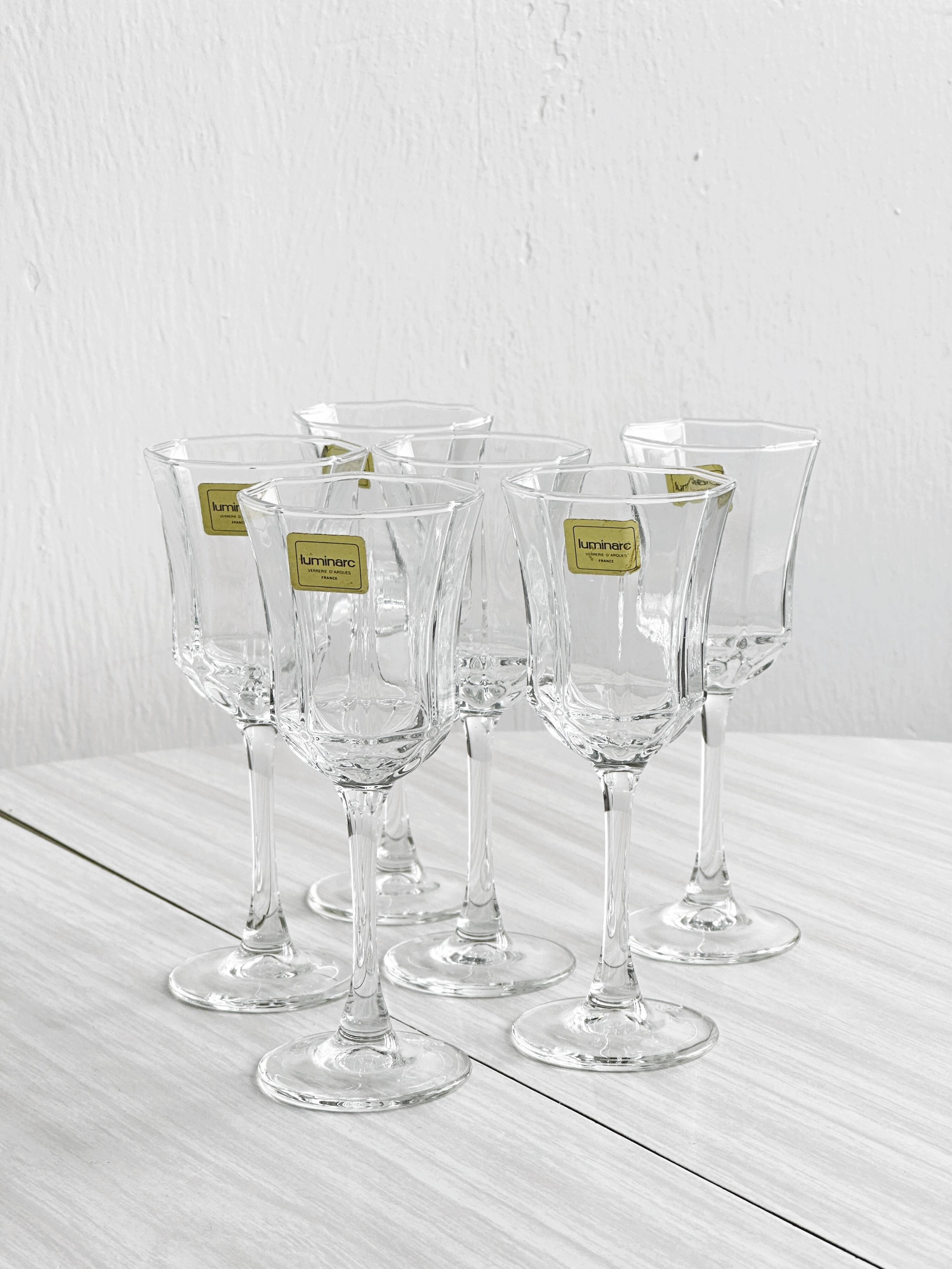 6 Luminarc liqueur glasses.