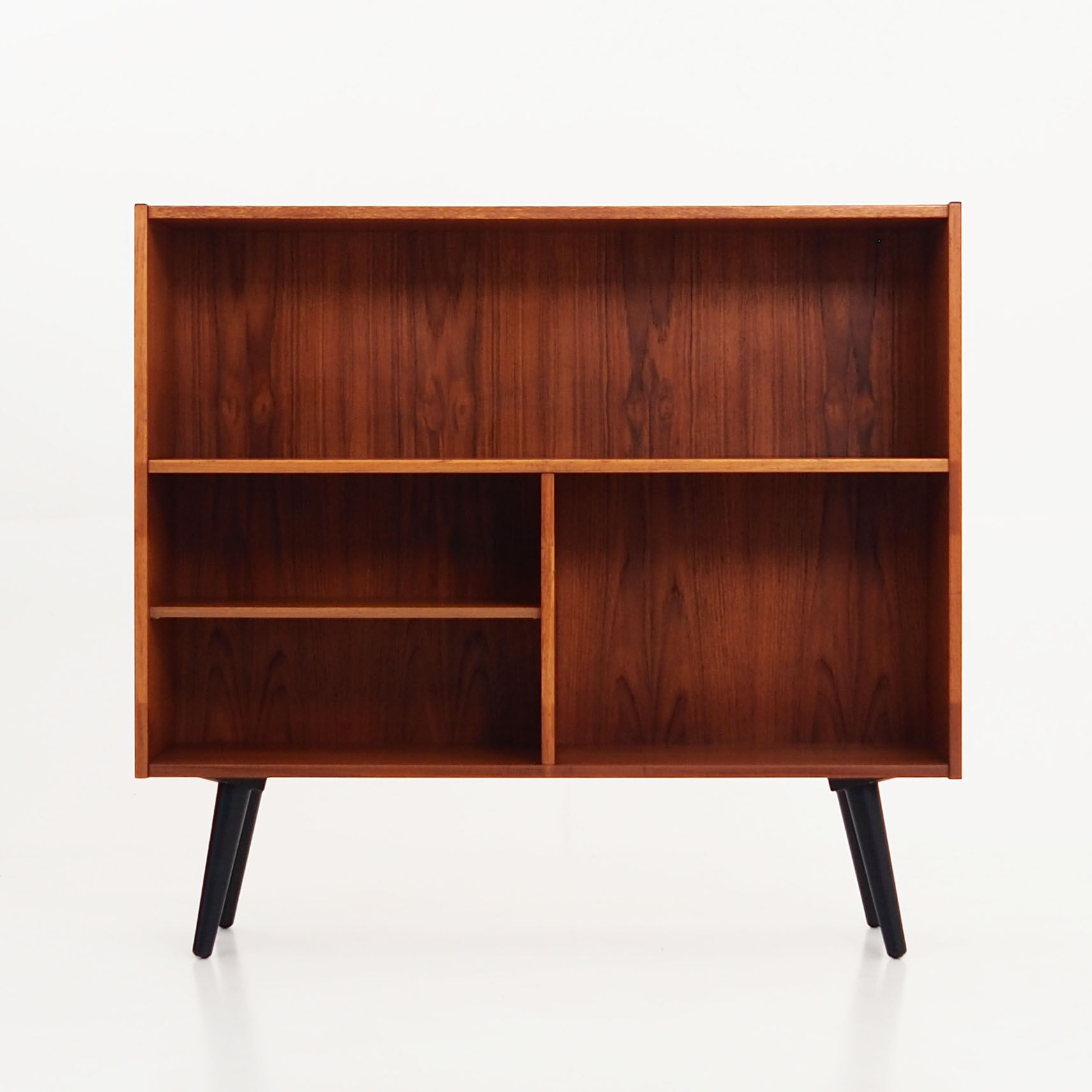 Teak bookcase, Scandynavian design 1970