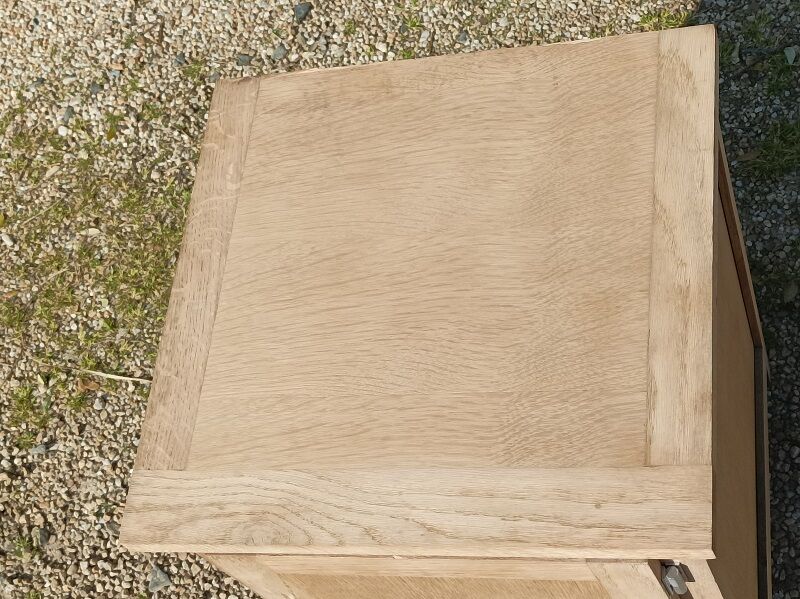 Side furniture table in solid wood aero-erased