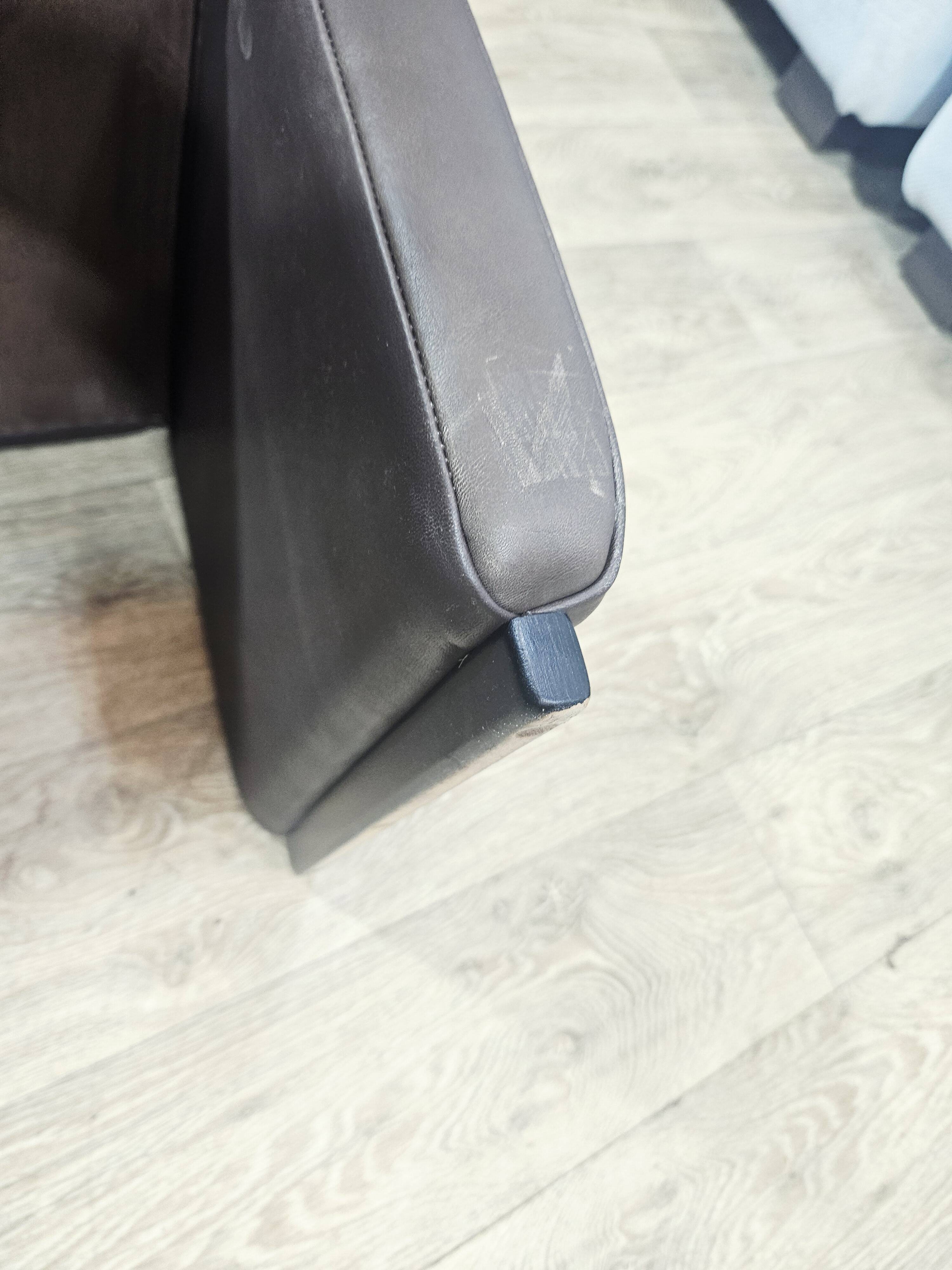 Leather Pouf / Footstool de Sede Switzerland / DS 50 / Vintage / 1970s