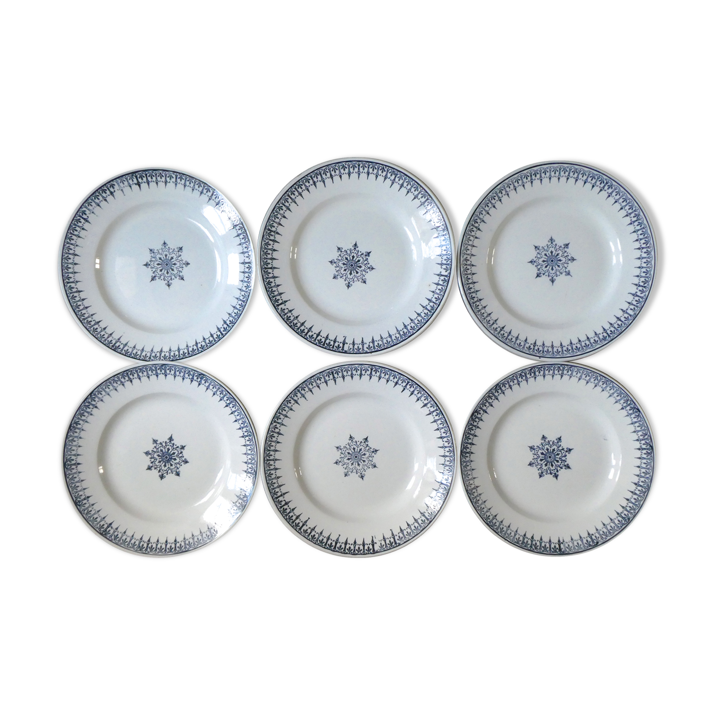 Set of 6 dinner plates of St. Amand, blue decoration
