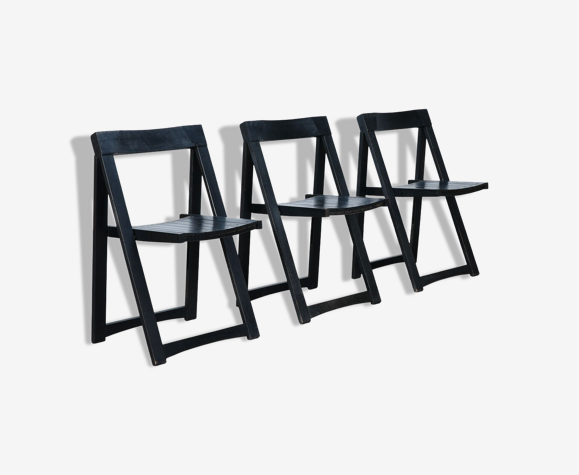 Set de trois chaises pliantes noires circa 1980