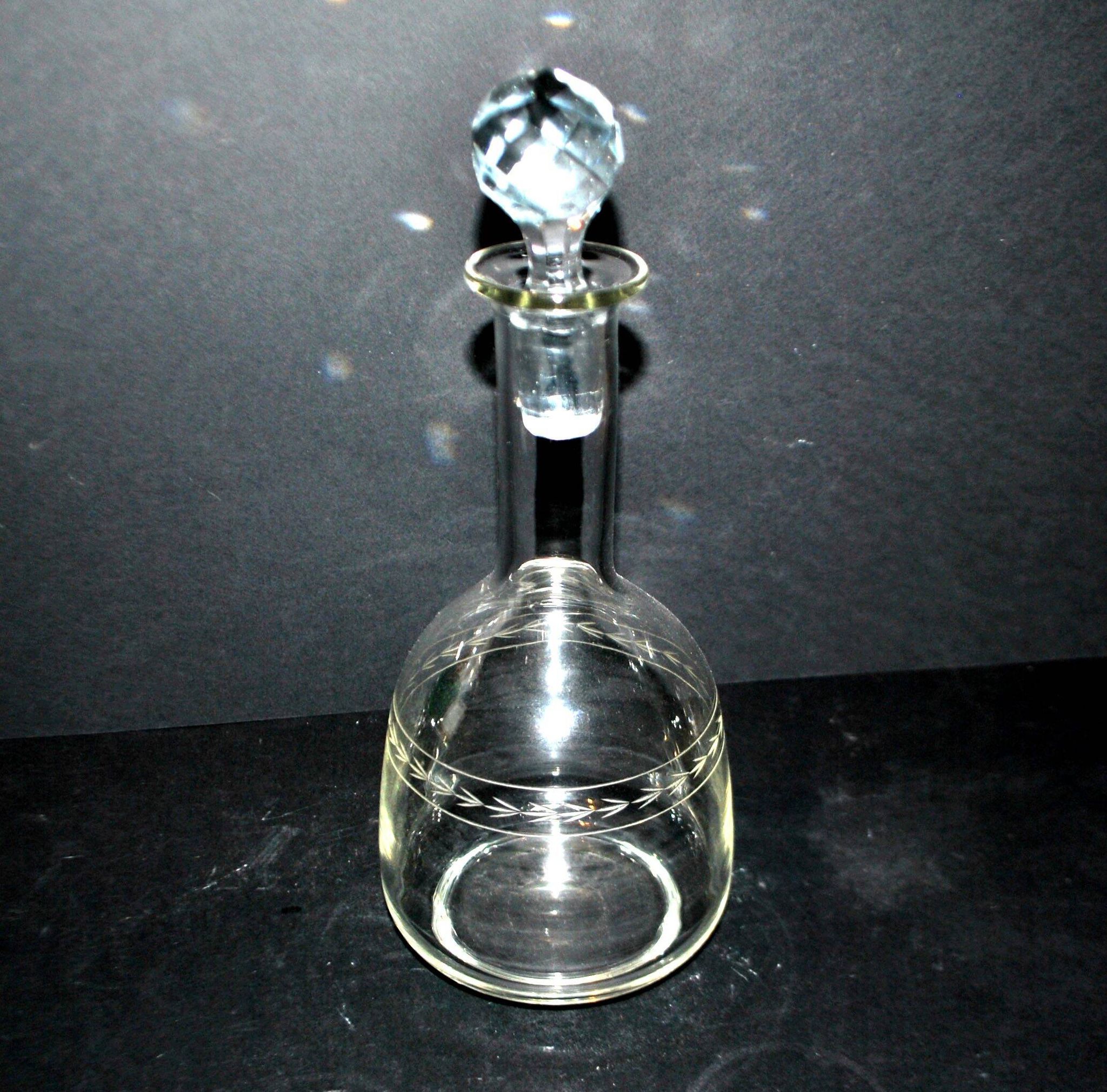 Carafe ancienne gravée frise de laurier 1900
