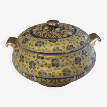 Old tureen