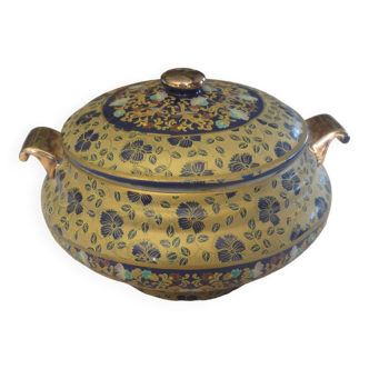 Old tureen