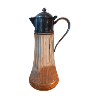 Carafe aiguiere verre et métal argenté. 1,5 litres