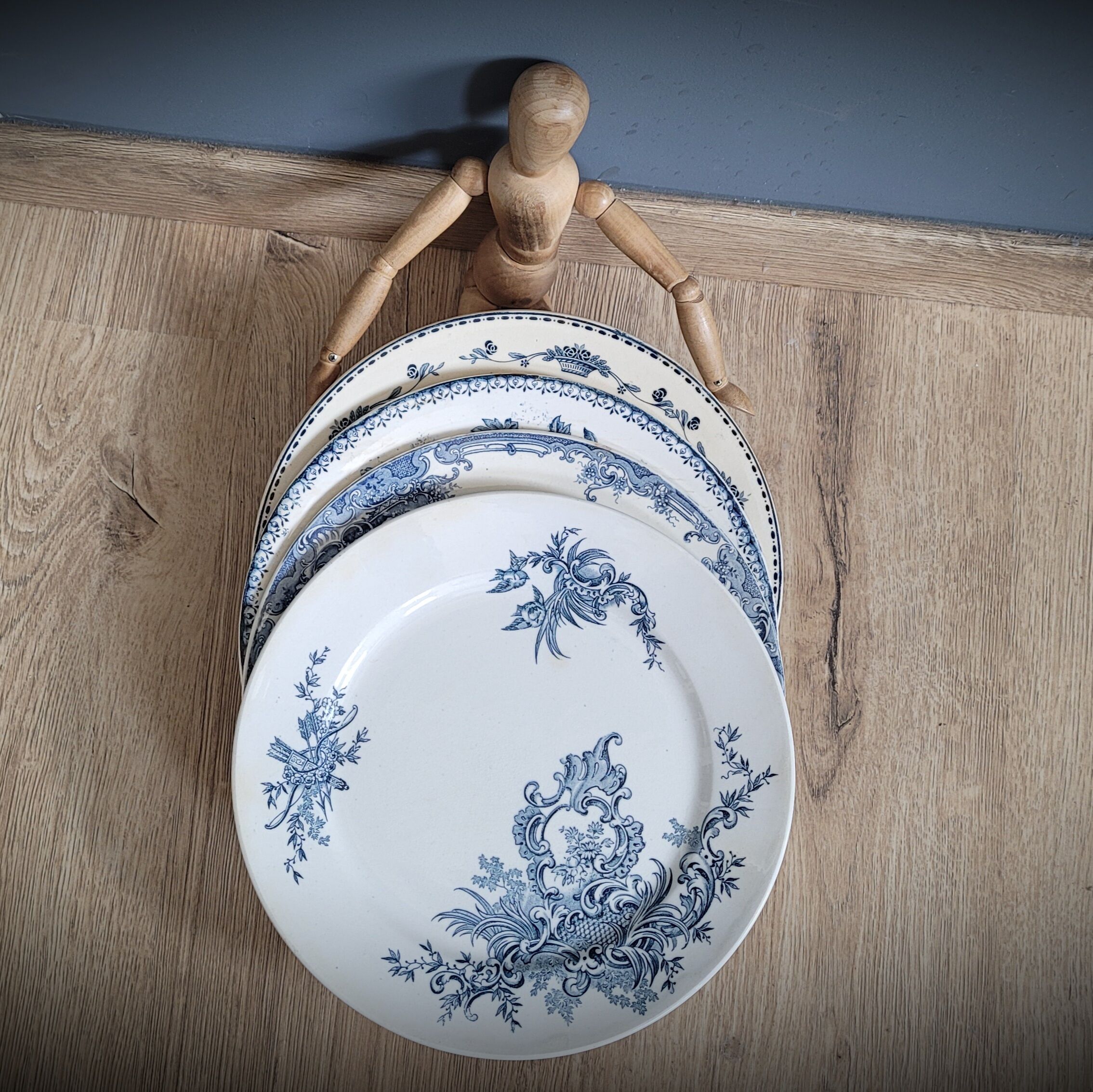 Set 4 blue mismatched plates