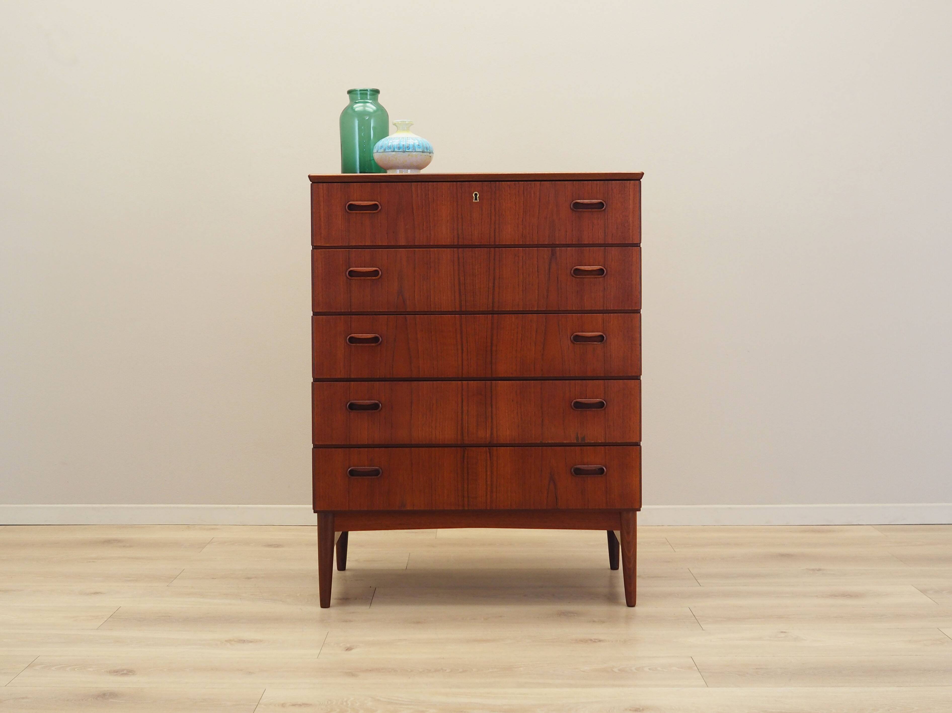 Commode en teck, design danois, années 1970, production : Danemark