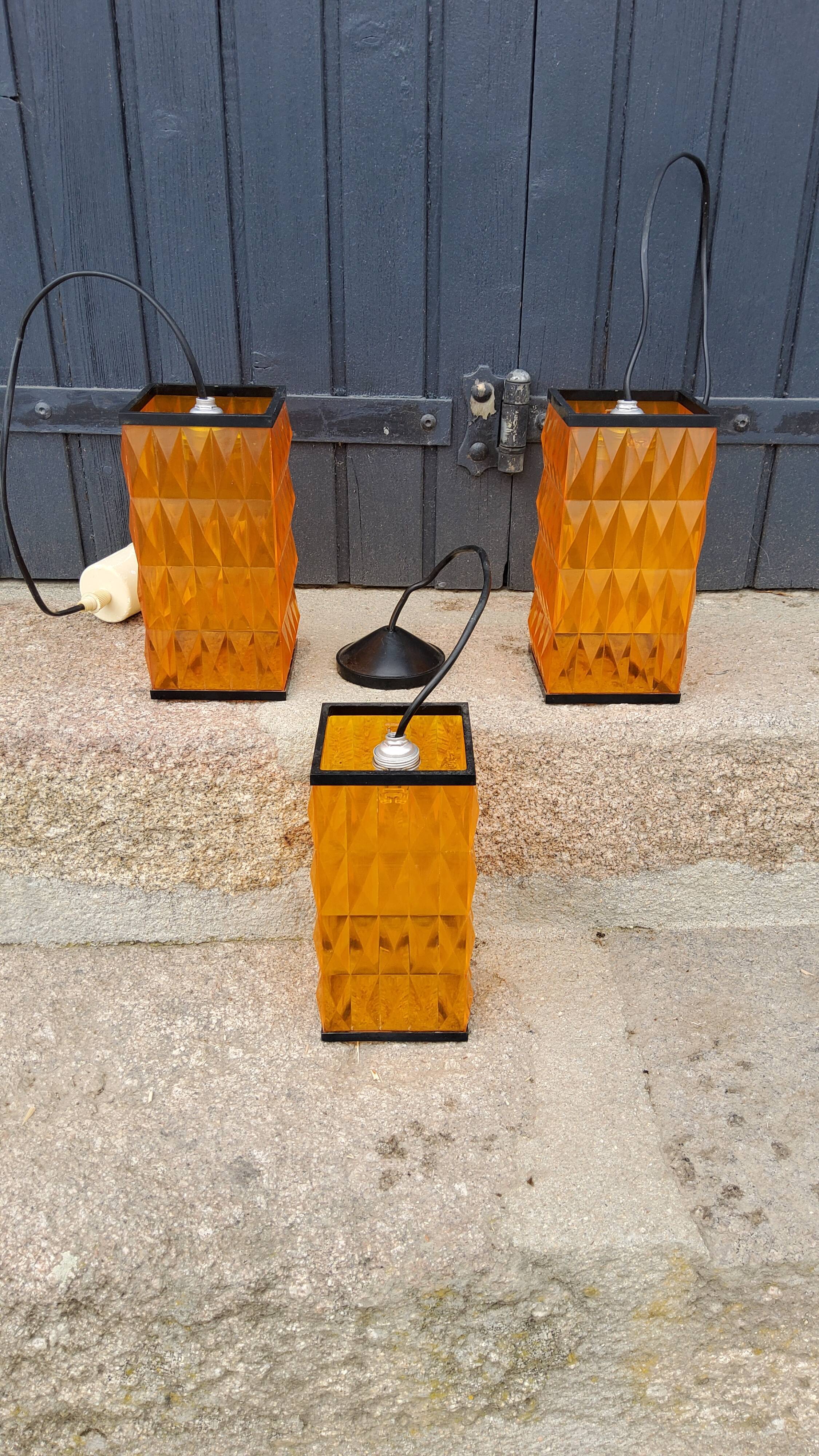 Set of 3 suspensions from the 70s in orange plastic diamond tips