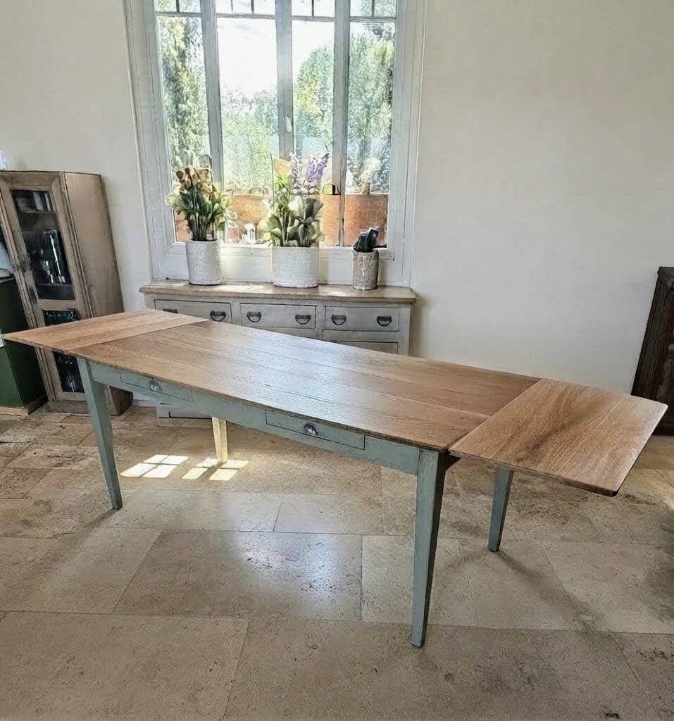 Solid oak farmhouse table with two drawers and two extensions, 306 cm.