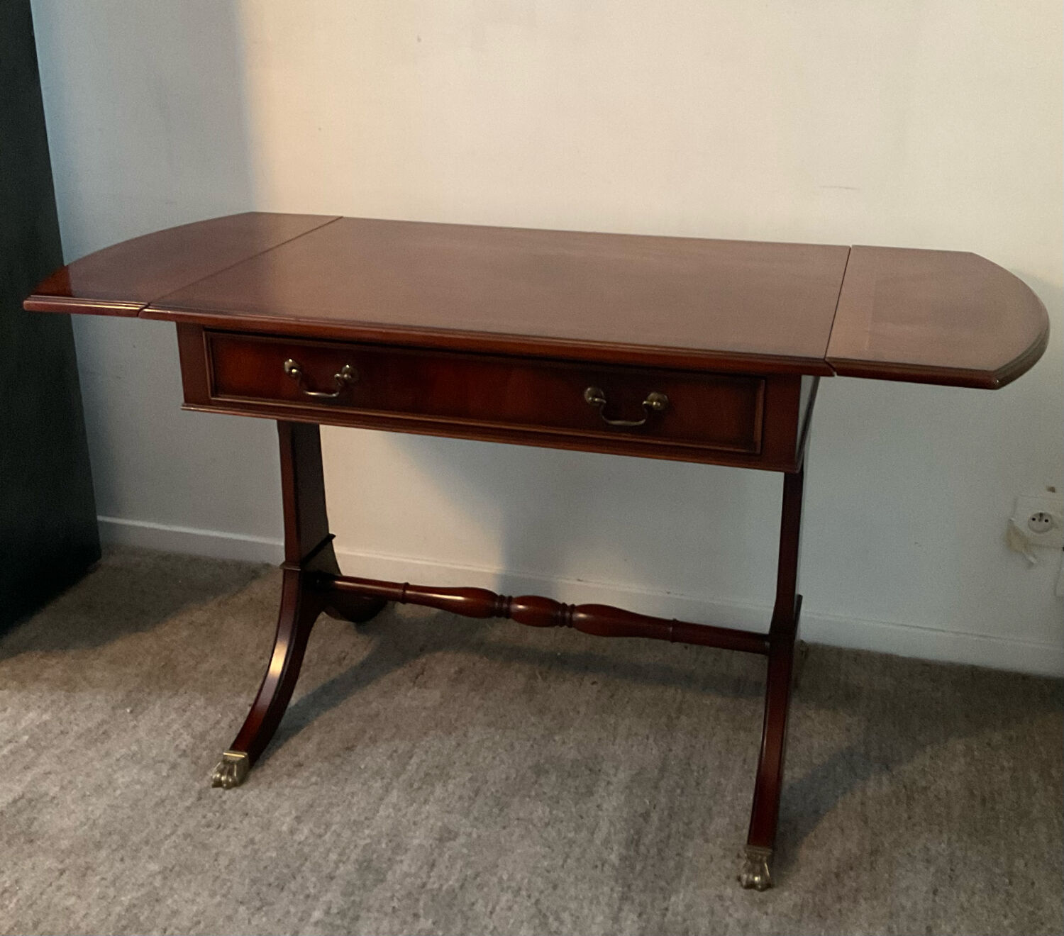 Old English desk Heldense in mahogany