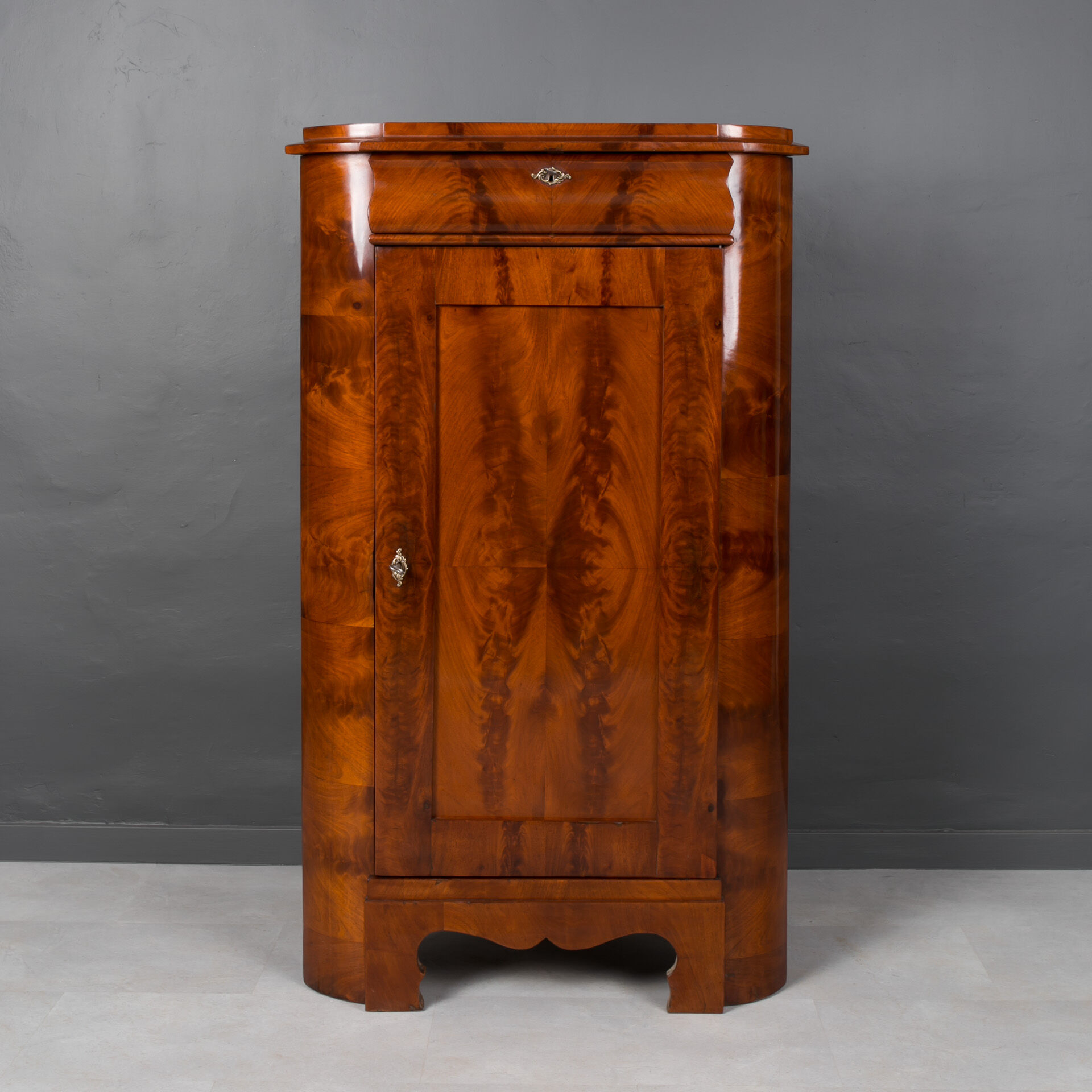 Biedermeier Corner Cabinet, 19th Century, Fully Renovated