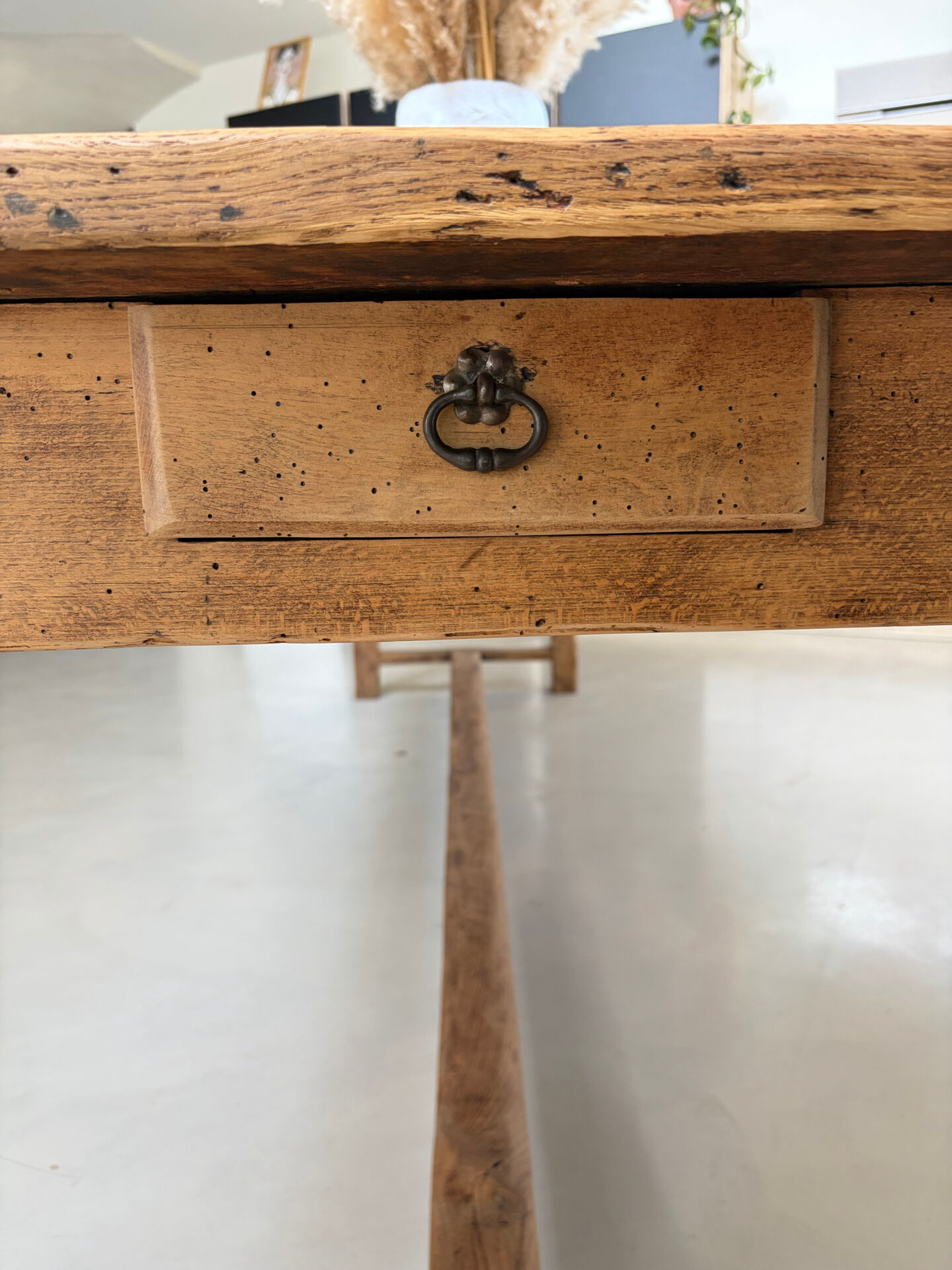 Farm table