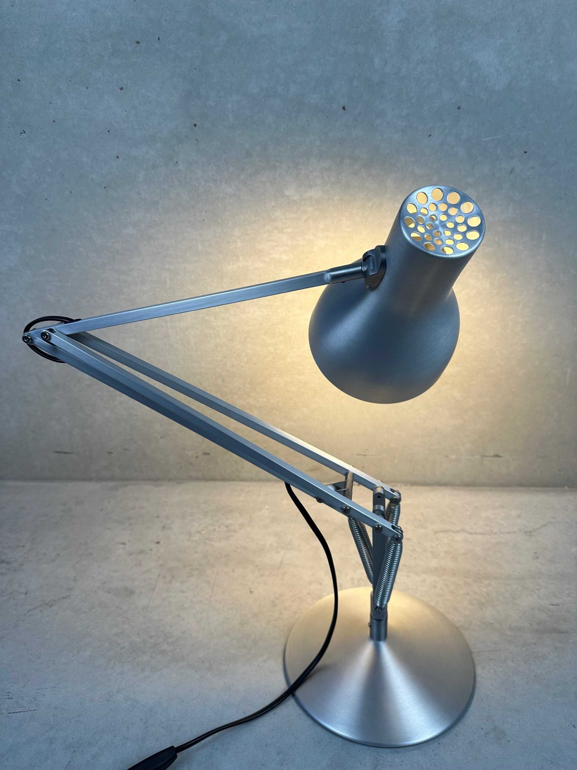Anglepoise 75 desk lamp