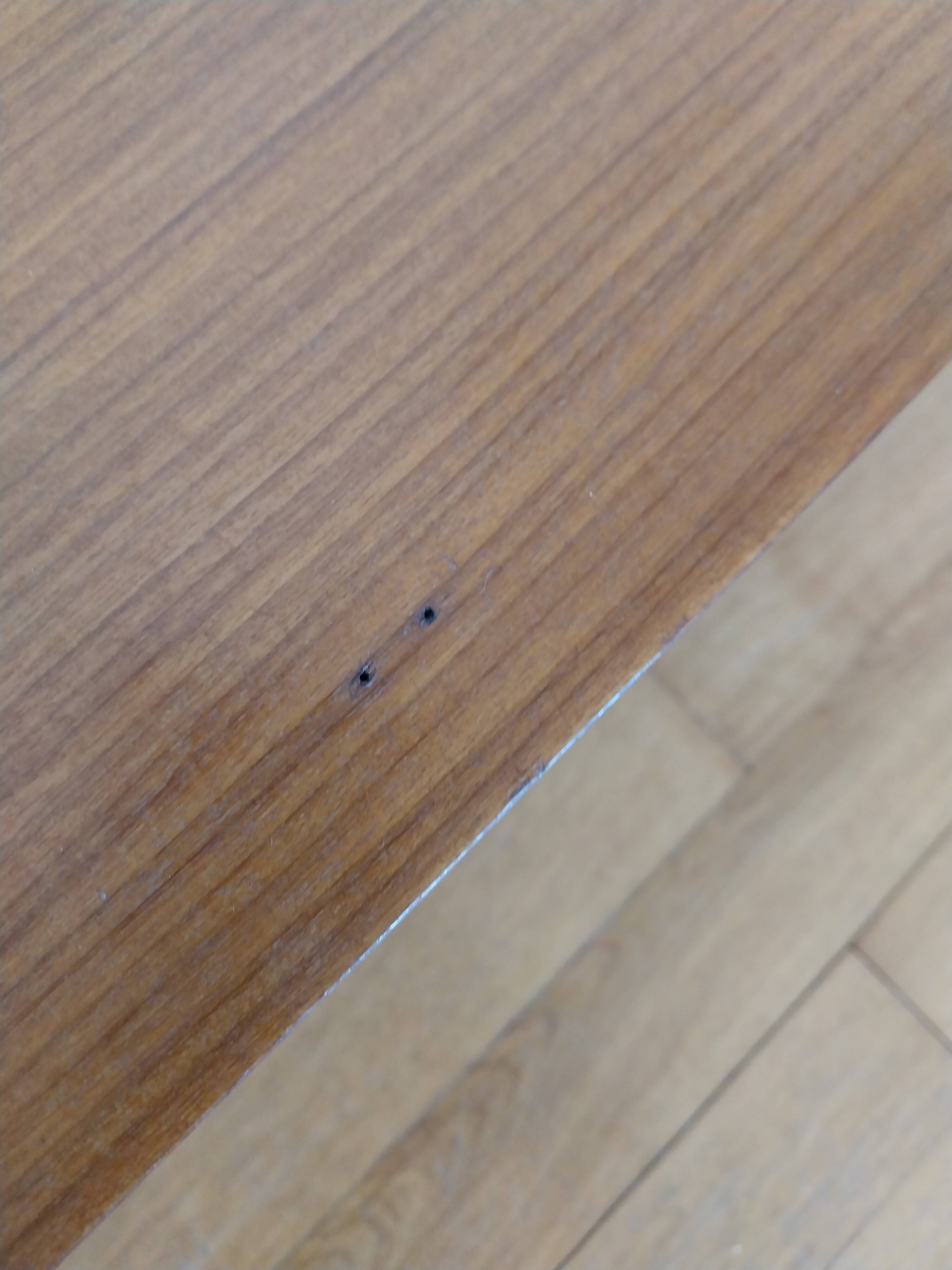 Paire de tables de chevet suspendues style scandinave