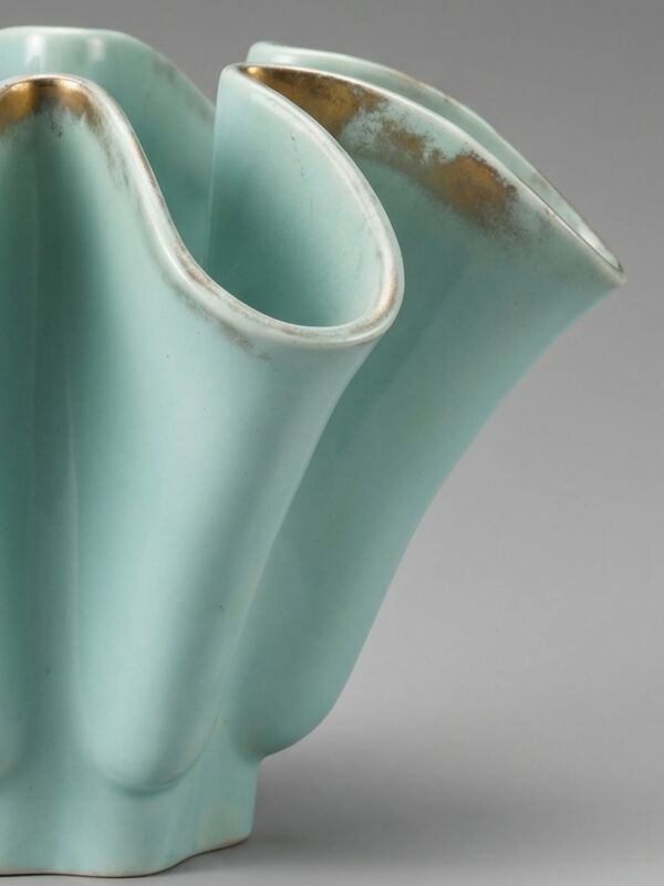 Vase en céramique B. Letalle Saint-Clément – modèle 9005 vert céladon, années 1950-60