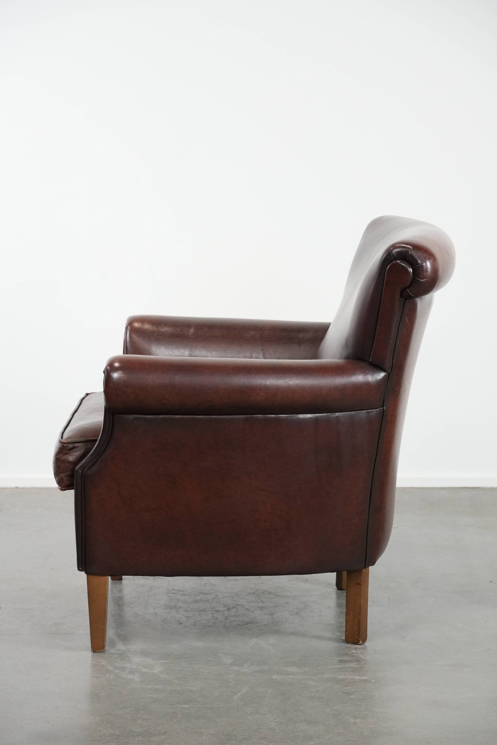 Luxury Sheep Leather Armchair with a Timeless Look