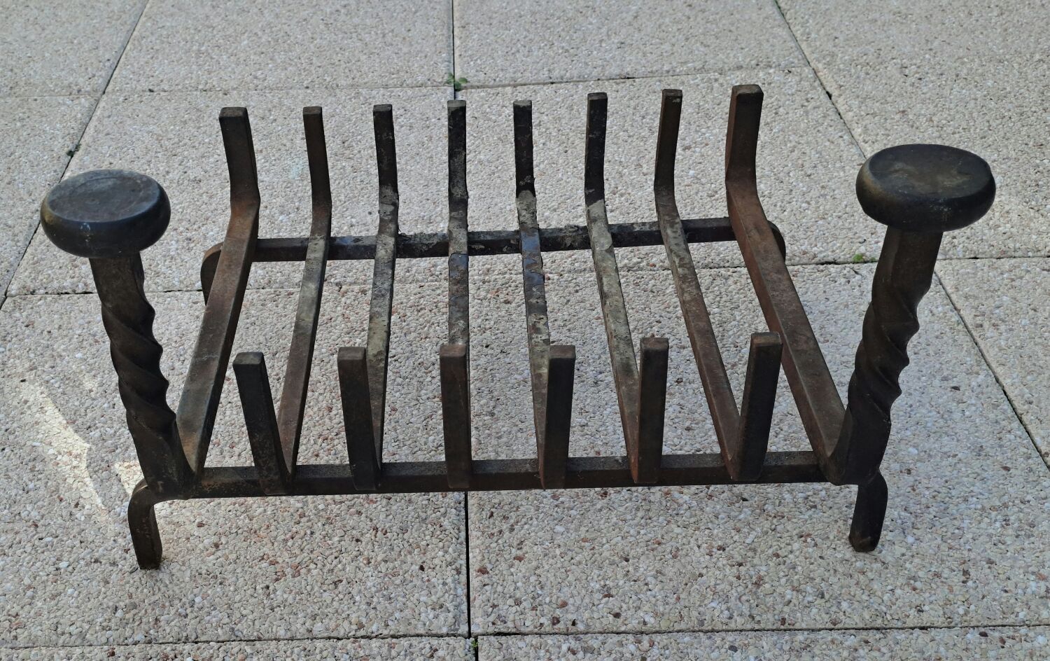 Cast iron log holder