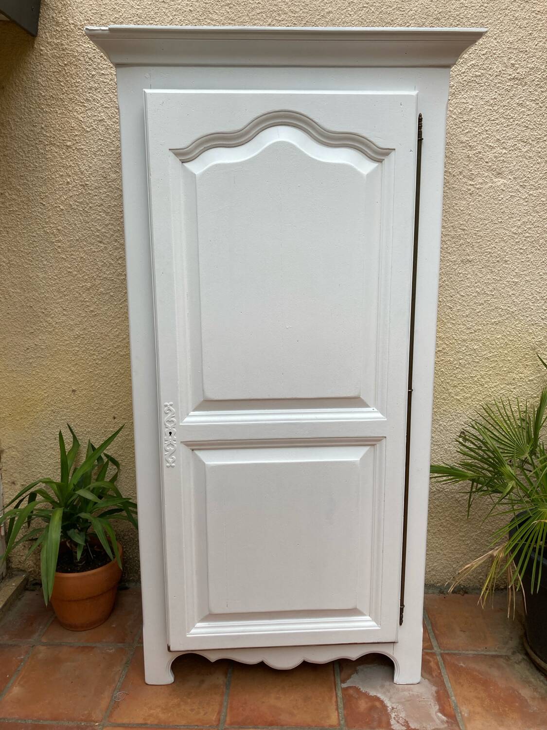 Old Bonnetiere oak cabinet