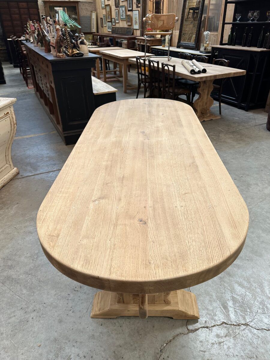 Monastery-style table in solid oak.