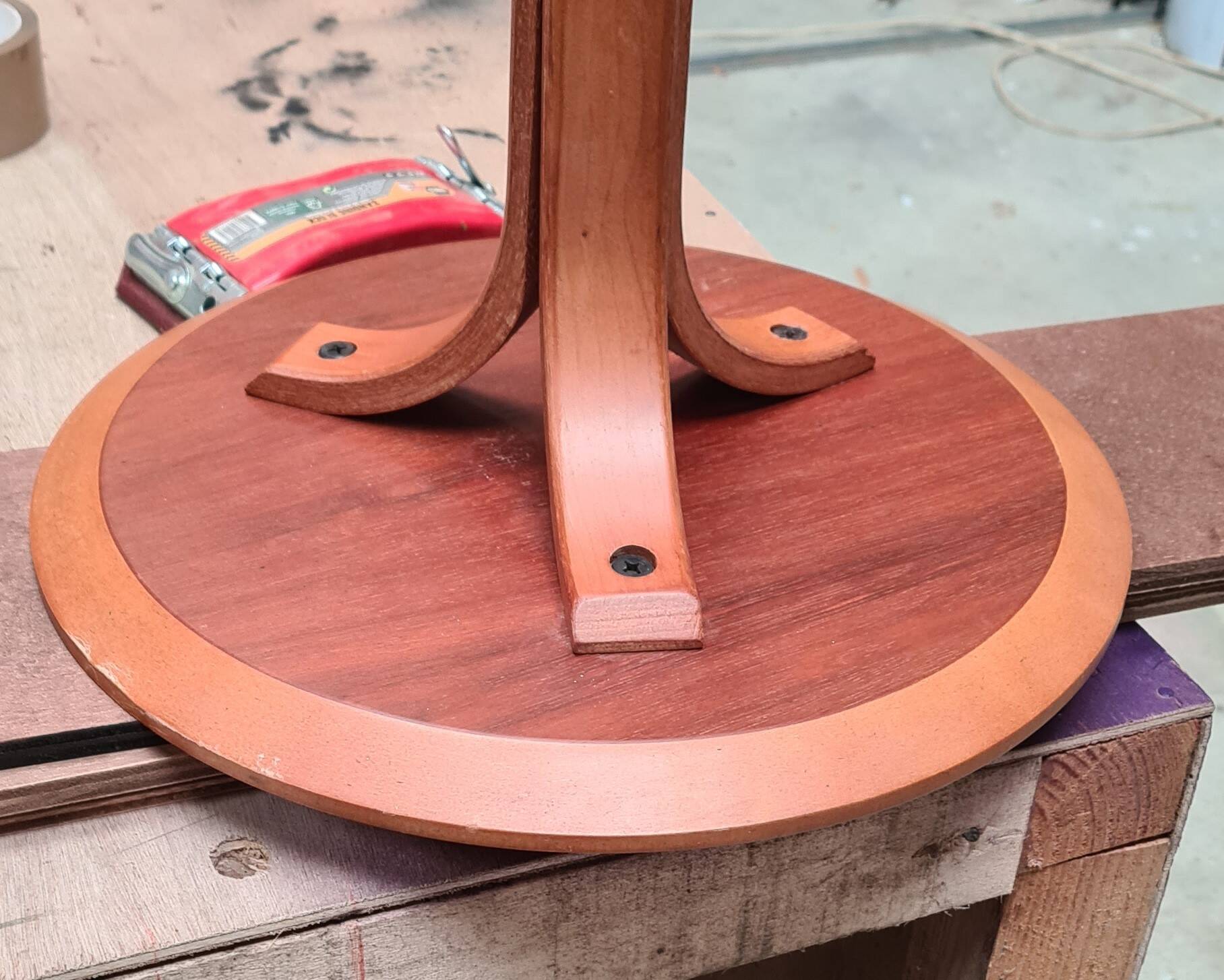 Scandinavian harness in red wood 72x35
