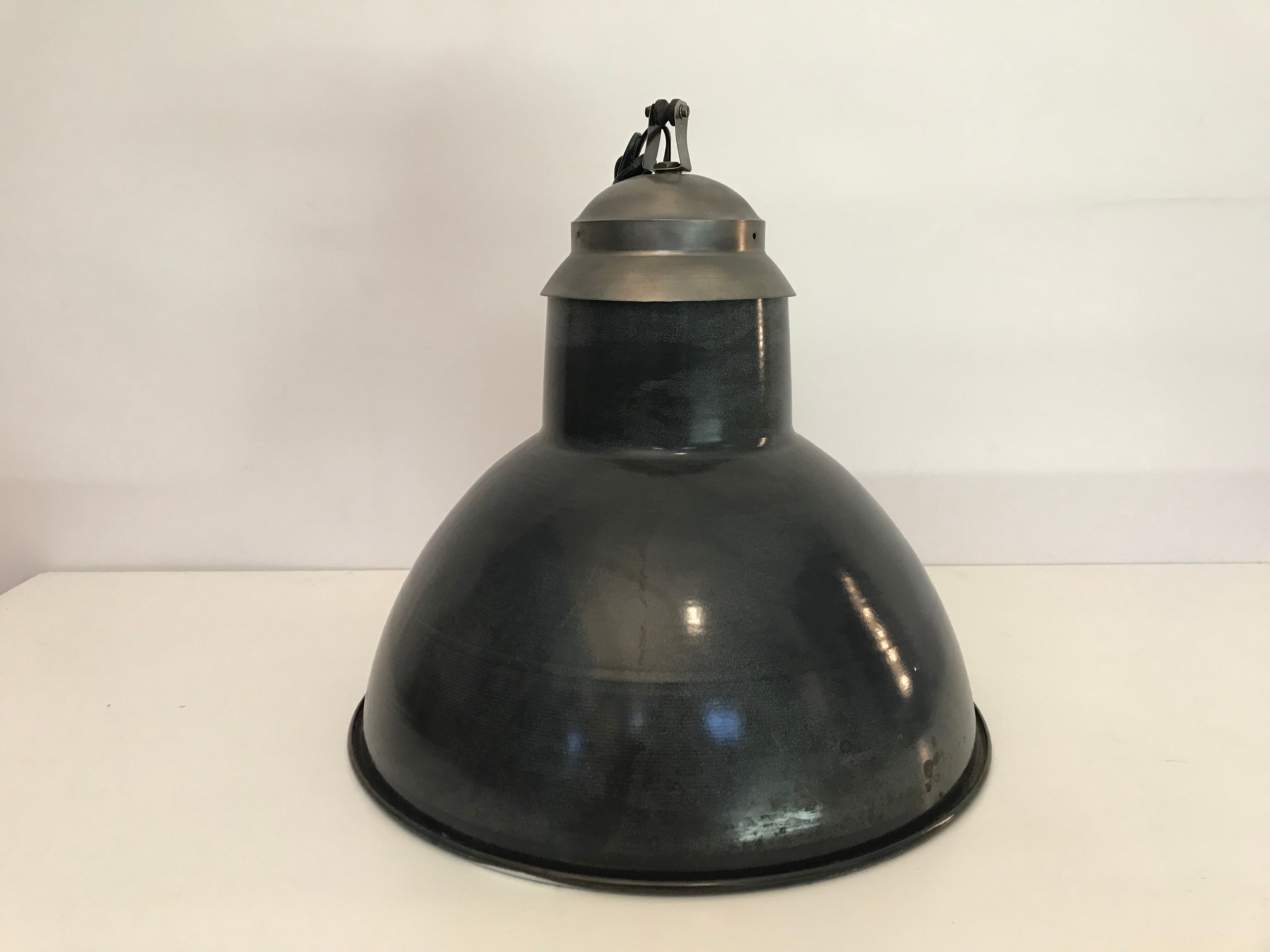 Large metal enamelled sheet metal workshop suspension lamp