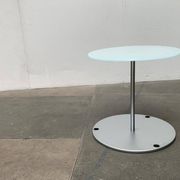 Table d'appoint de la série Drift allemande postmoderne par Walter Knoll, années 1990