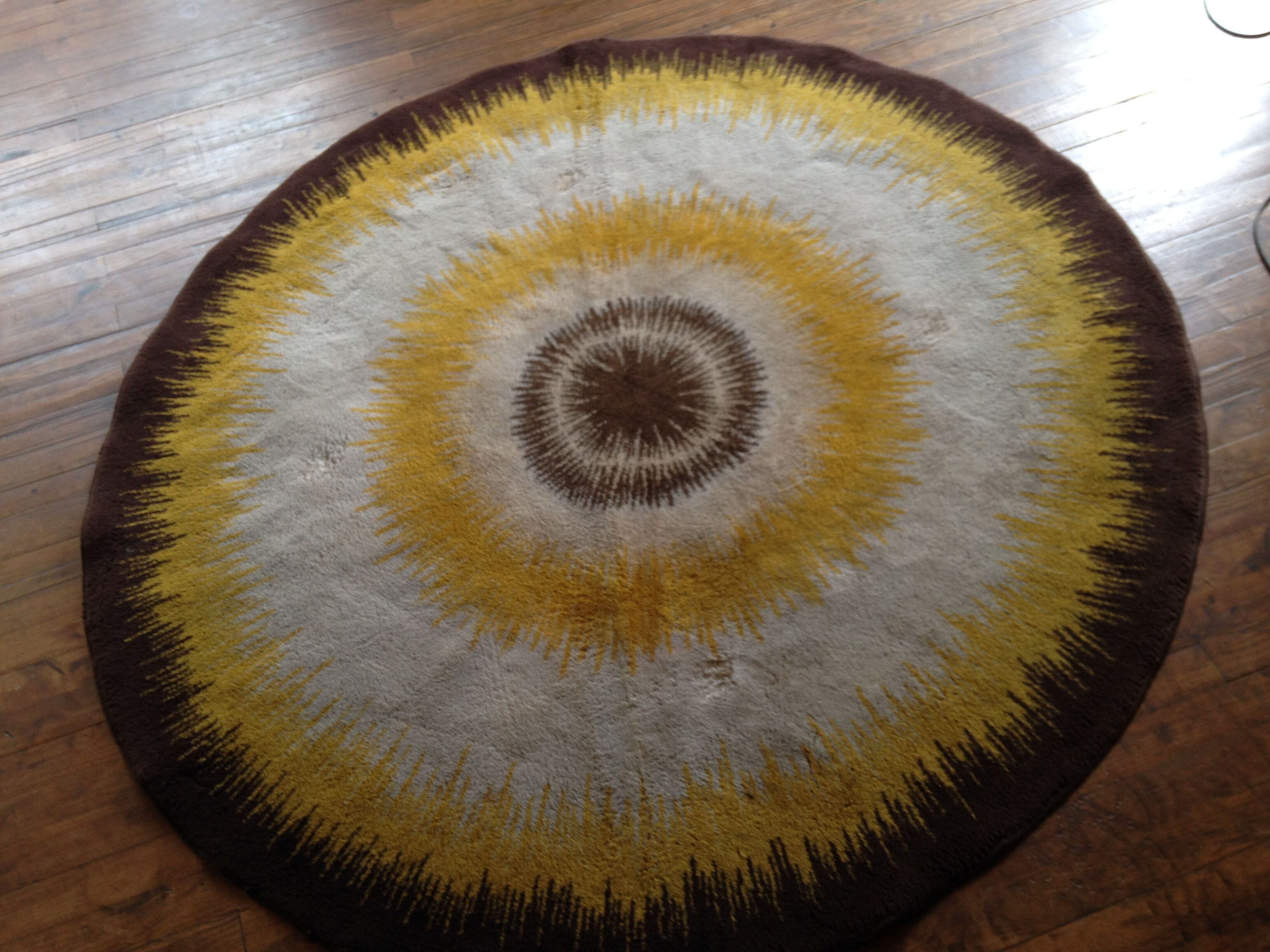 Round wool carpet pattern sun 1960