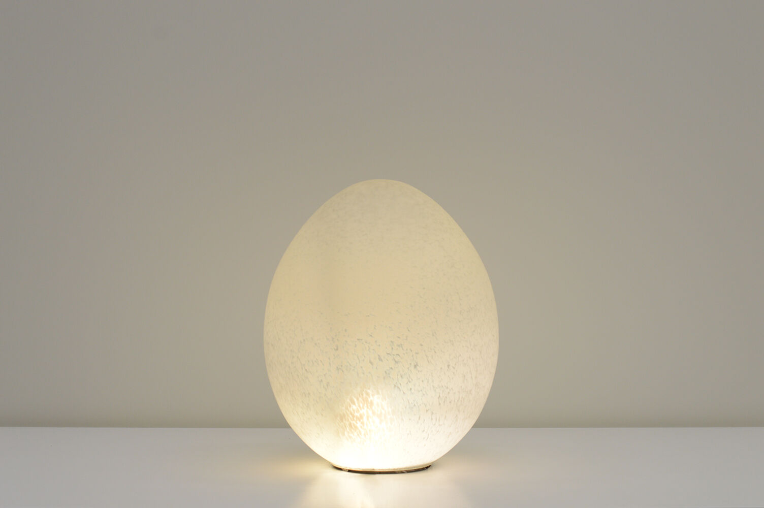 Lampe de table Egg par Domec Luminaires France années80
