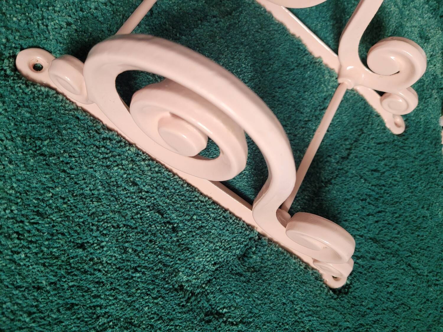 Pink Cast Iron Bathroom Set