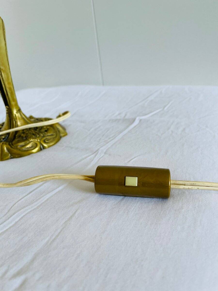 Lampe de table Art Nouveau en bronze, attribuée à Georges Leleu, début du 20e siècle.