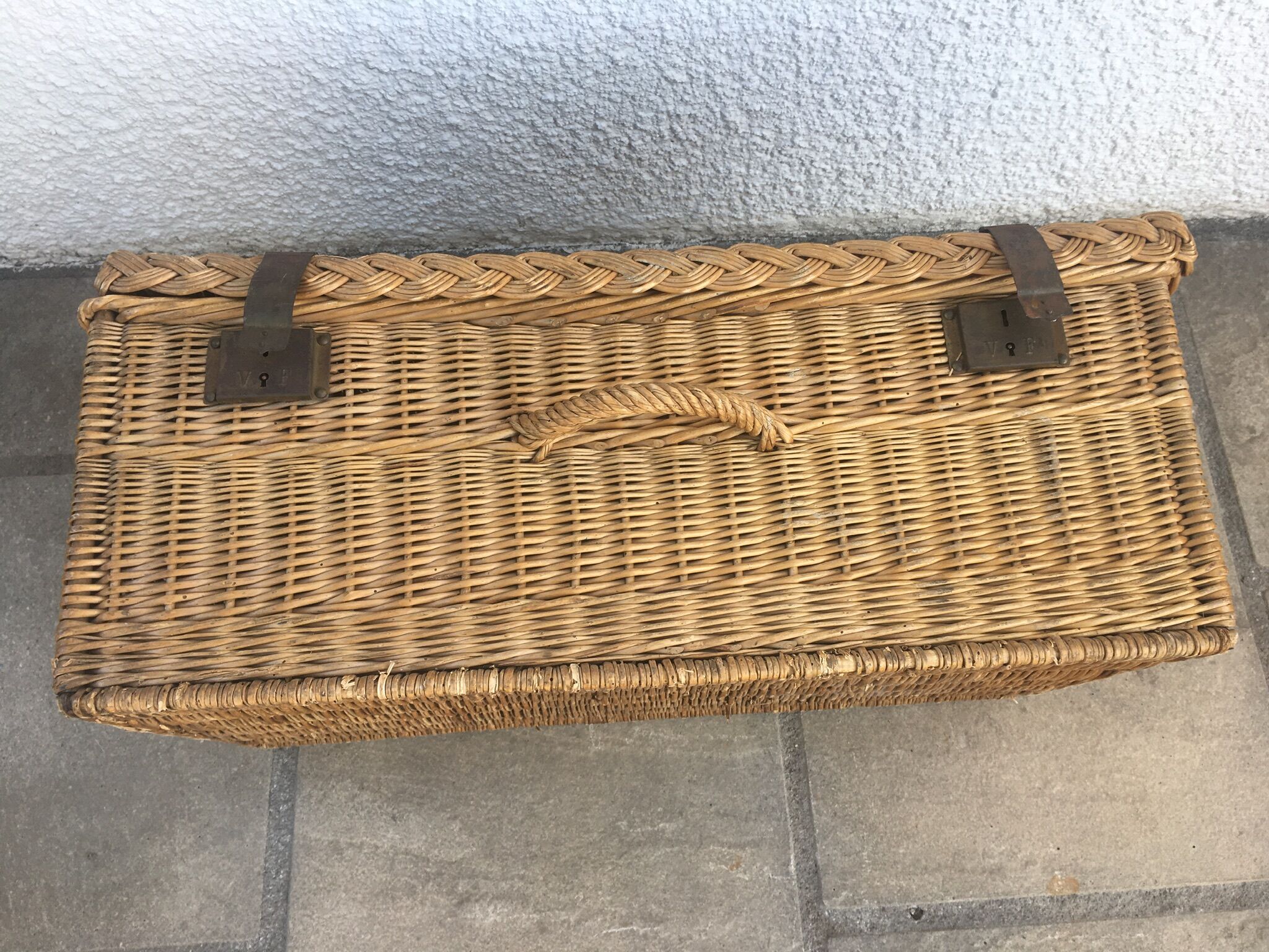 Vintage wicker malle