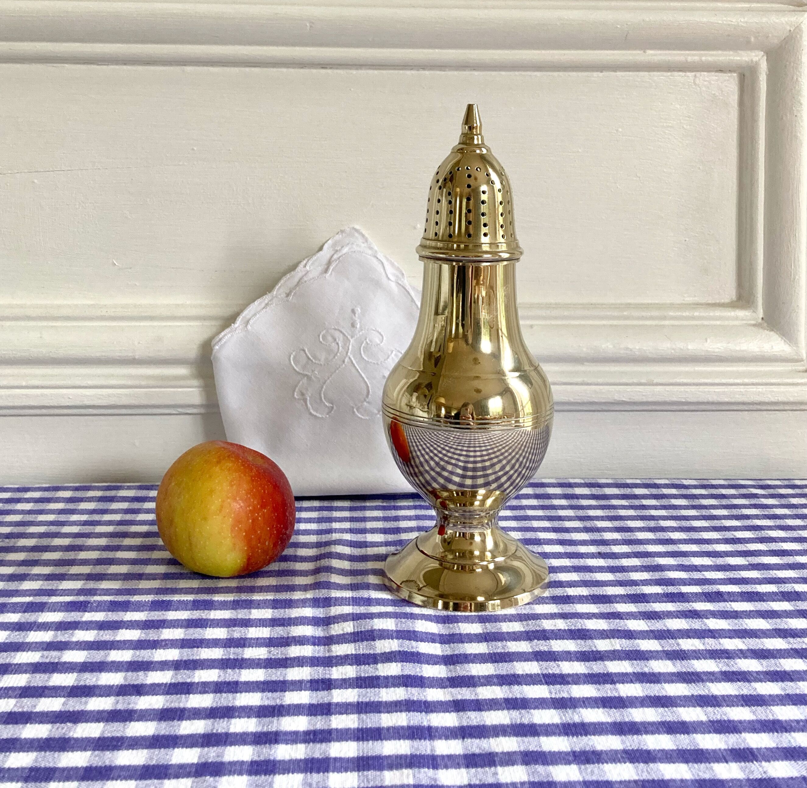 Sugar sprinkler silver metal