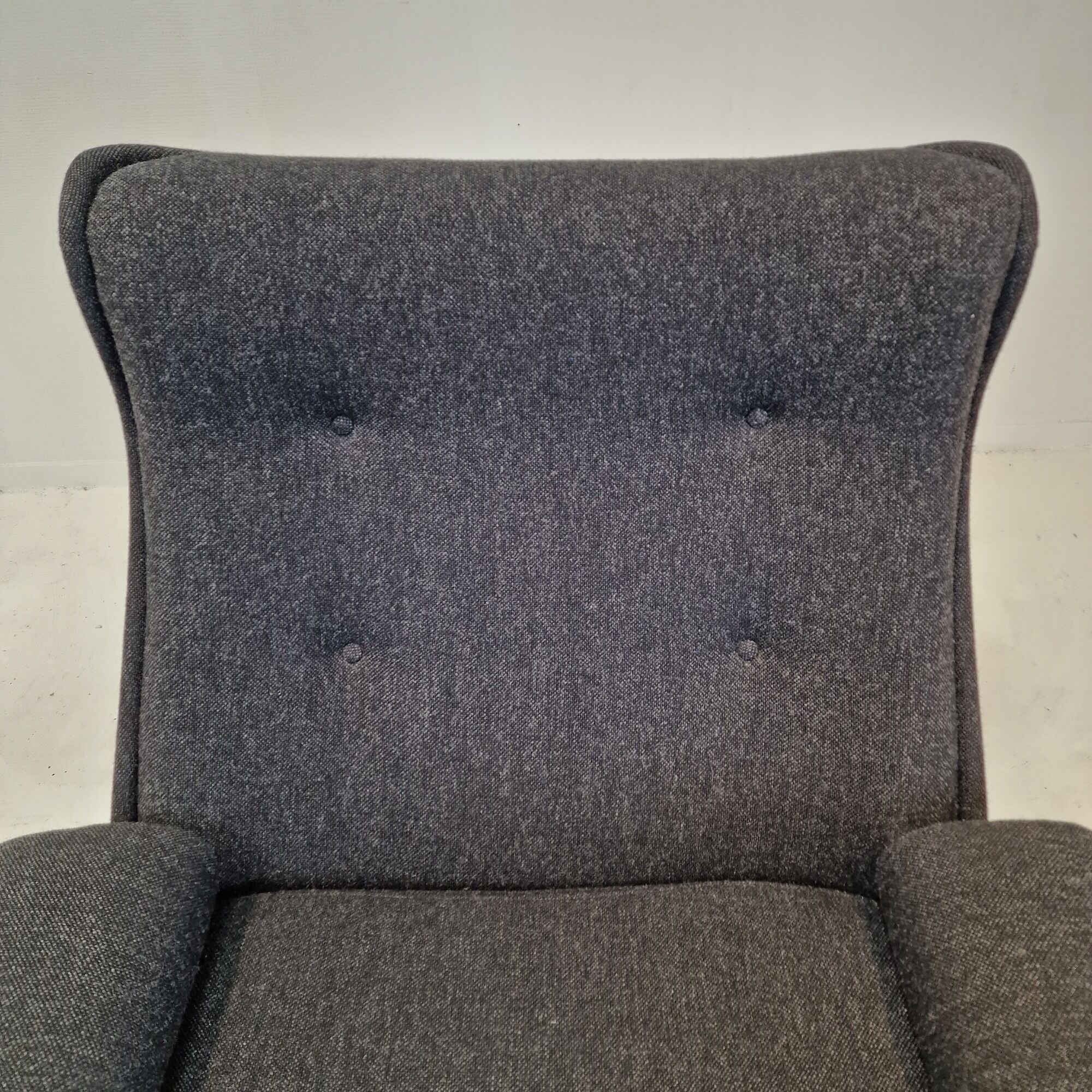 “Orchidée” Lounge Chair by Michel Cadestin for Airborne, France 1968